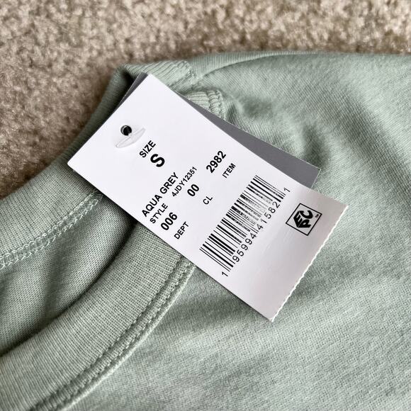 NWT Disney Princess Tiana Aqua Gray Short Sleeve T-Shirt Size: Small - Picture 6 of 12